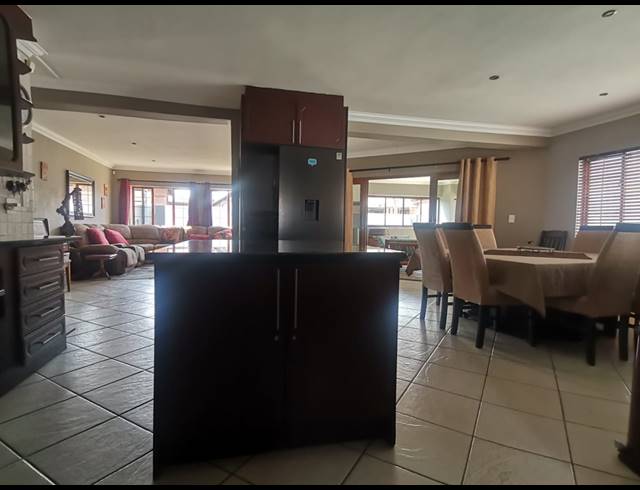3 BEDROOM HOUSE FOR SALE IN VANDERBIJLPARK SE 8